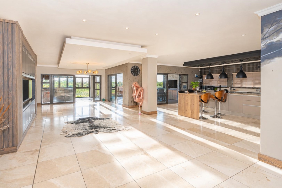 6 Bedroom Property for Sale in Birdwood Estate North West